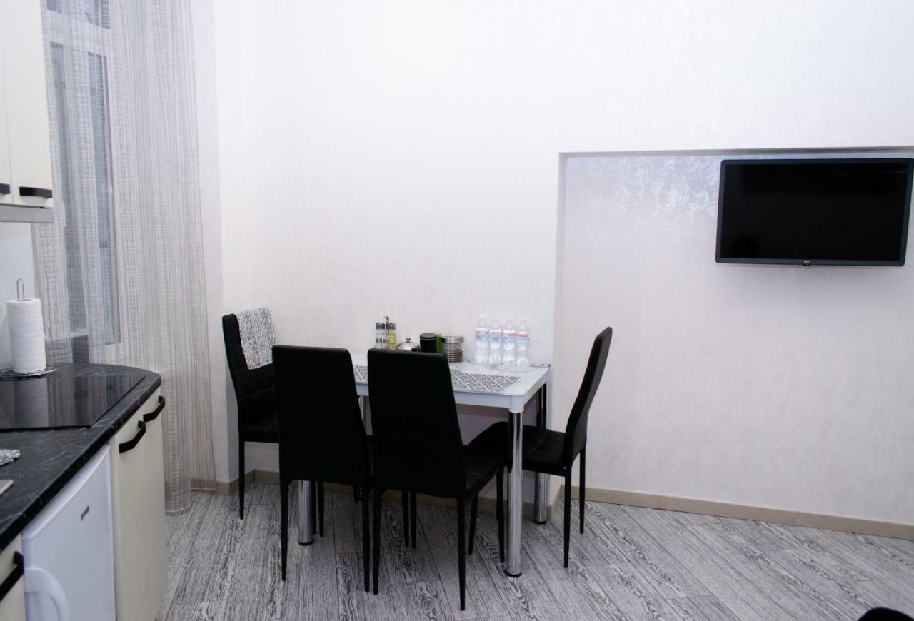 Apartment Barvy Lvova On Kostyushka St Exteriör bild